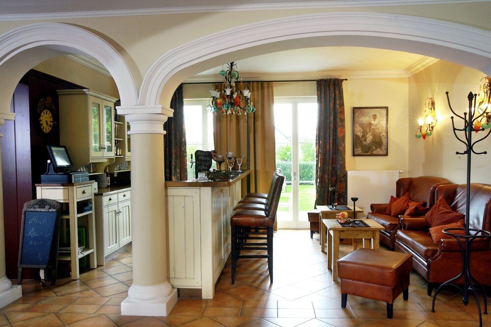 Hotel Bar