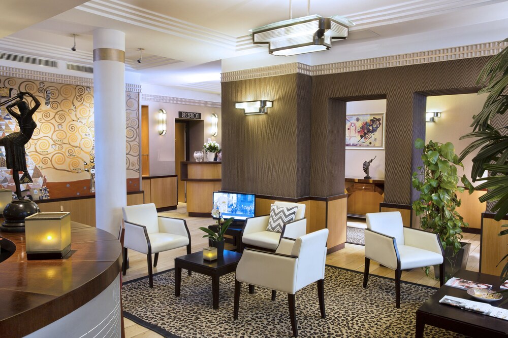 Hotel Bar