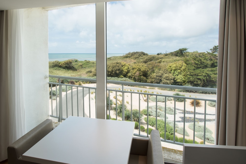 Guestroom View