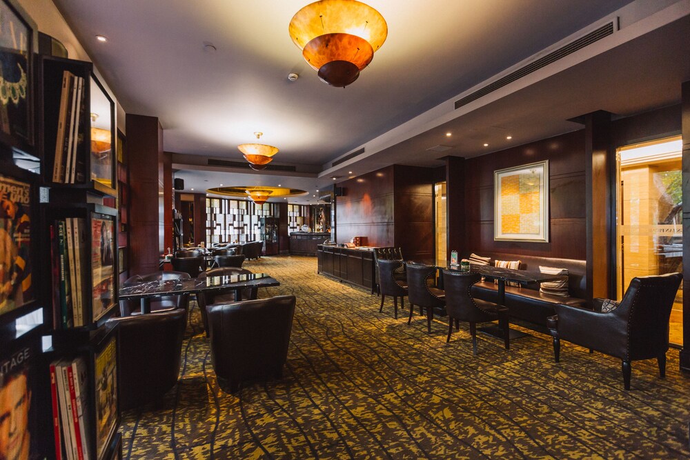 Hotel Bar