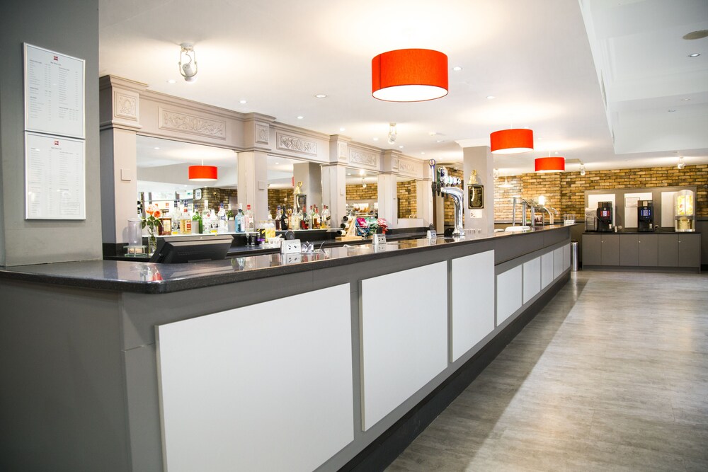 Hotel Bar