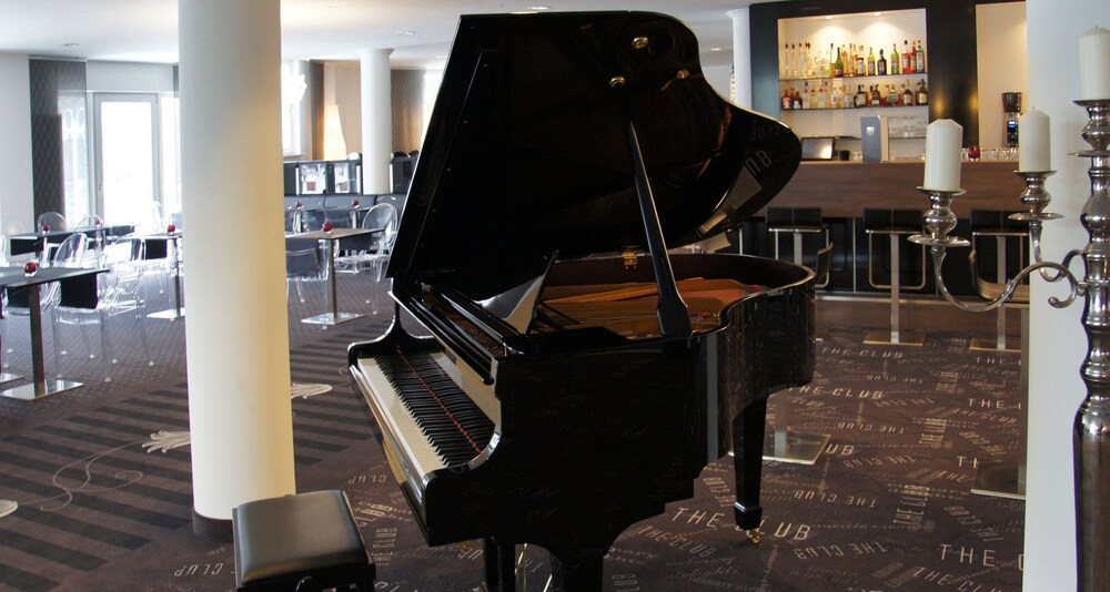 Hotel Lounge