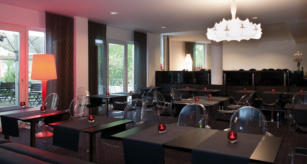 Hotel Lounge