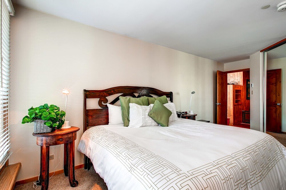 Deluxe Apartment, 2 Bedrooms - Guestroom