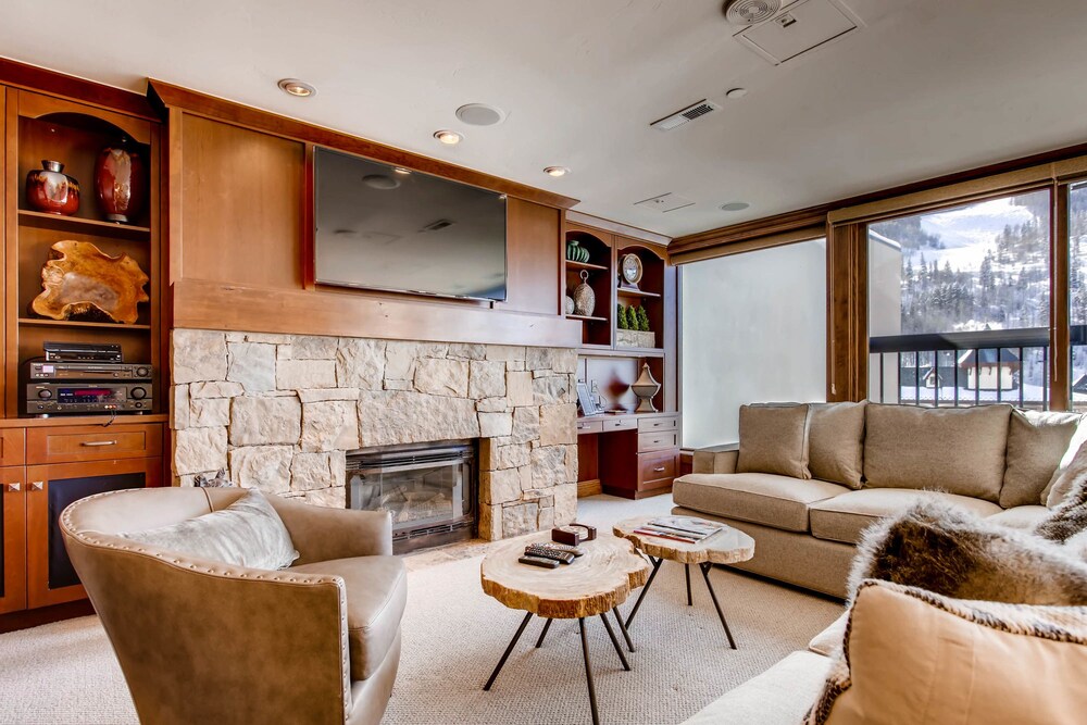 Platinum Apartment, 3 Bedrooms - Living Area