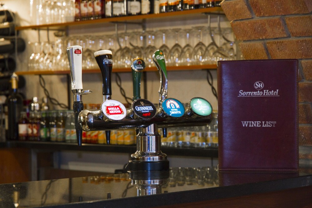 Hotel Bar