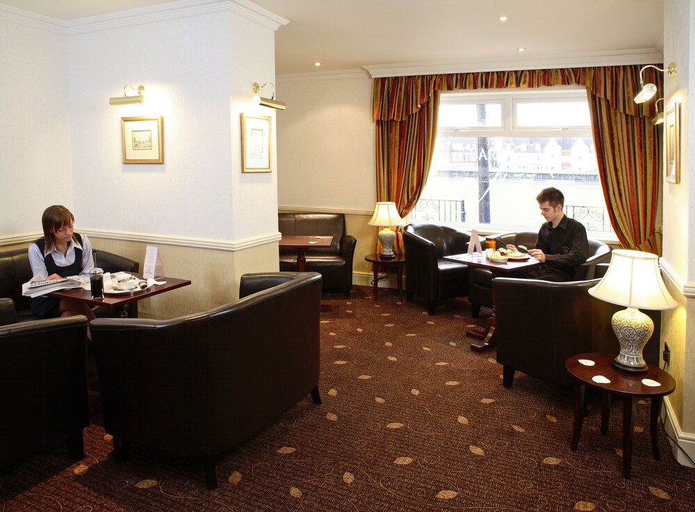 Hotel Lounge