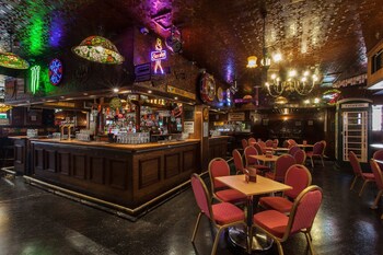 Hotel Bar