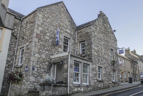 Meadhon House