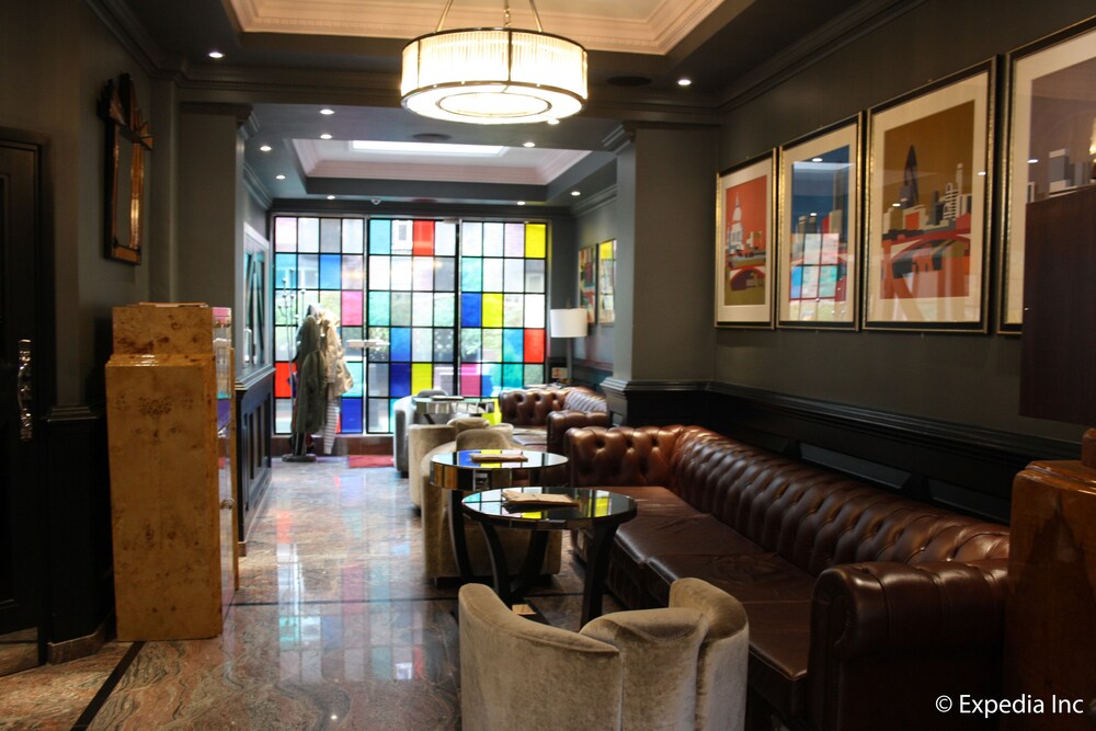 Hotel Lounge