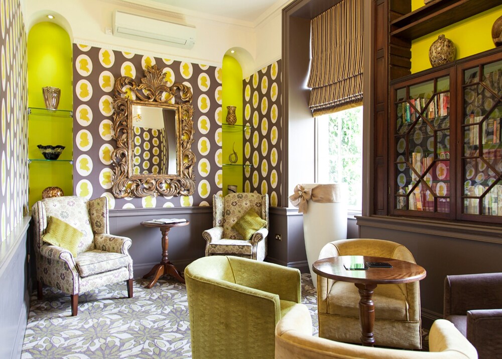 Executive Lounge
