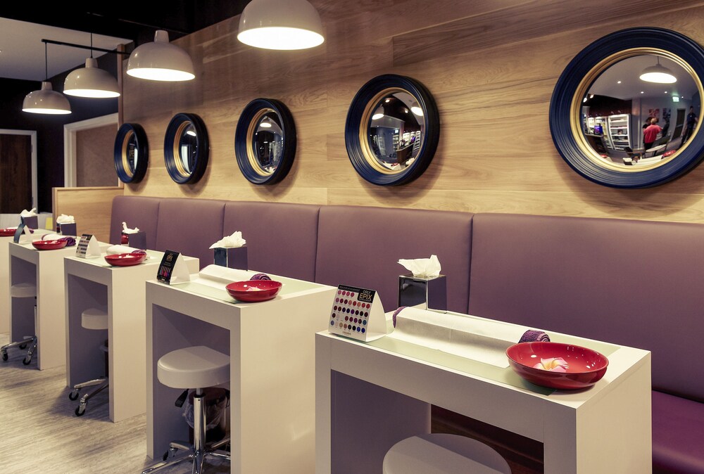 Nail Salon