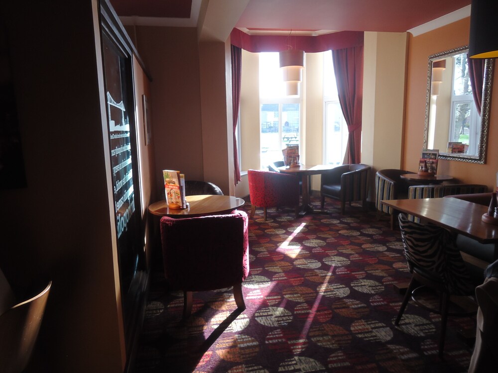 Hotel Bar