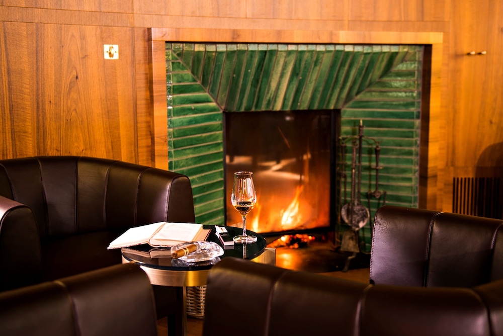 Executive Lounge