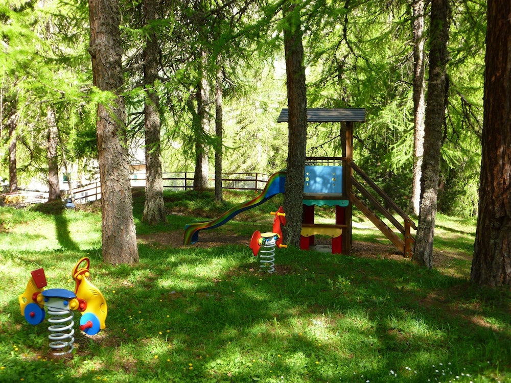 Childrens Play Area - Outdoor