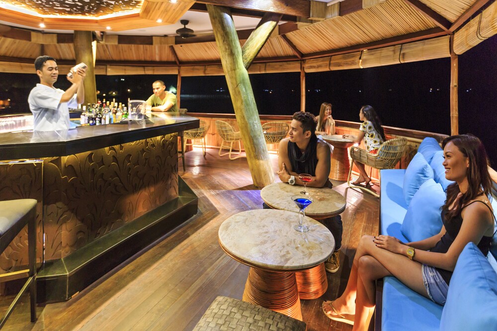 Hotel Bar