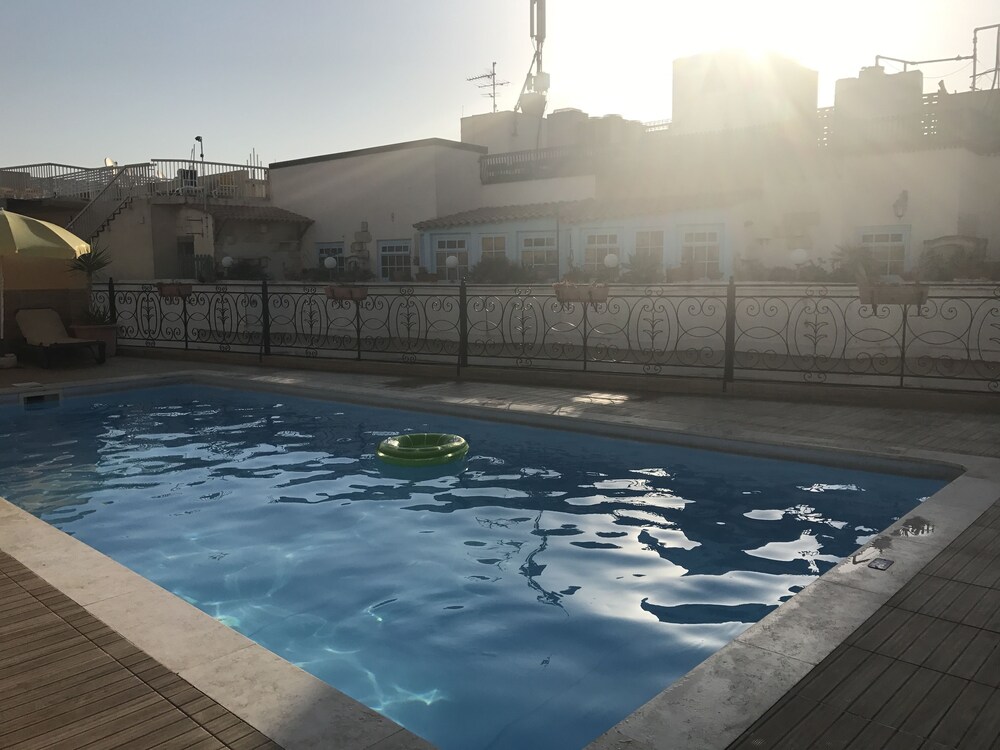 옥상 수영장