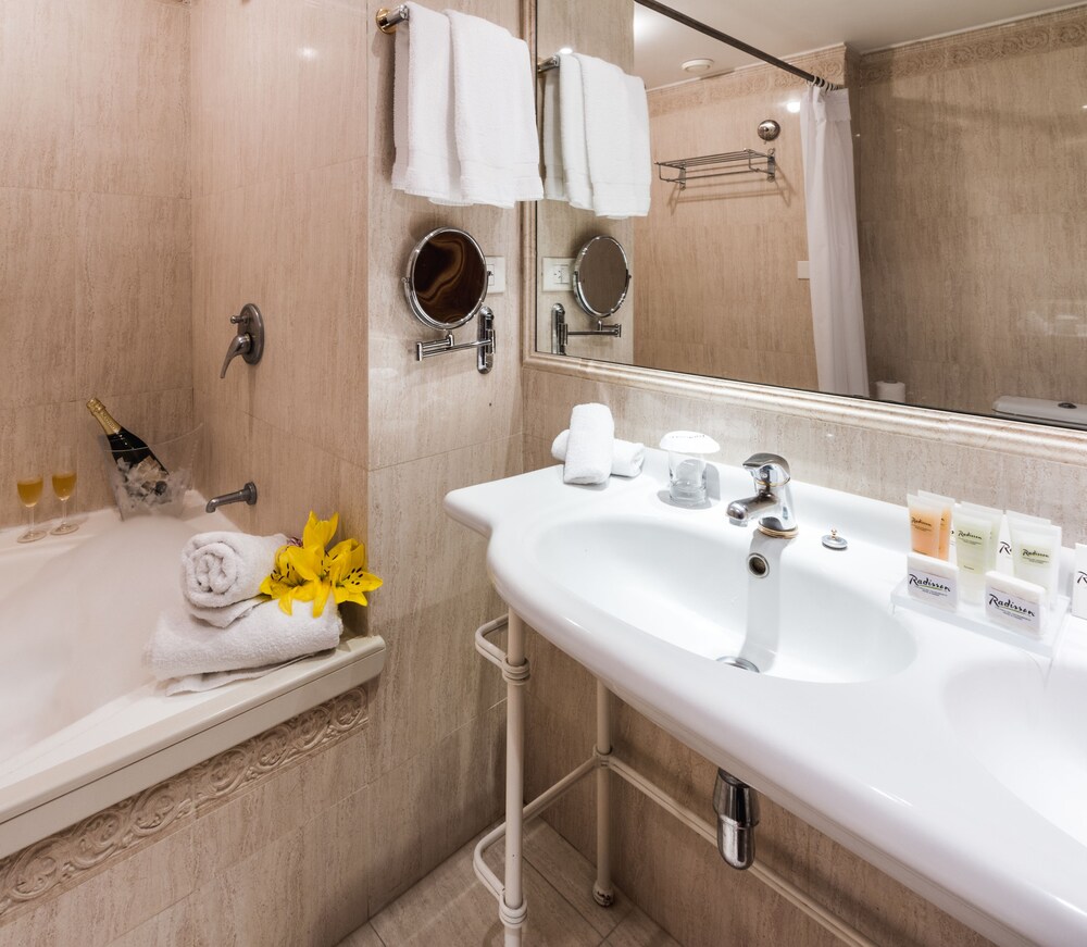 Jetted Tub