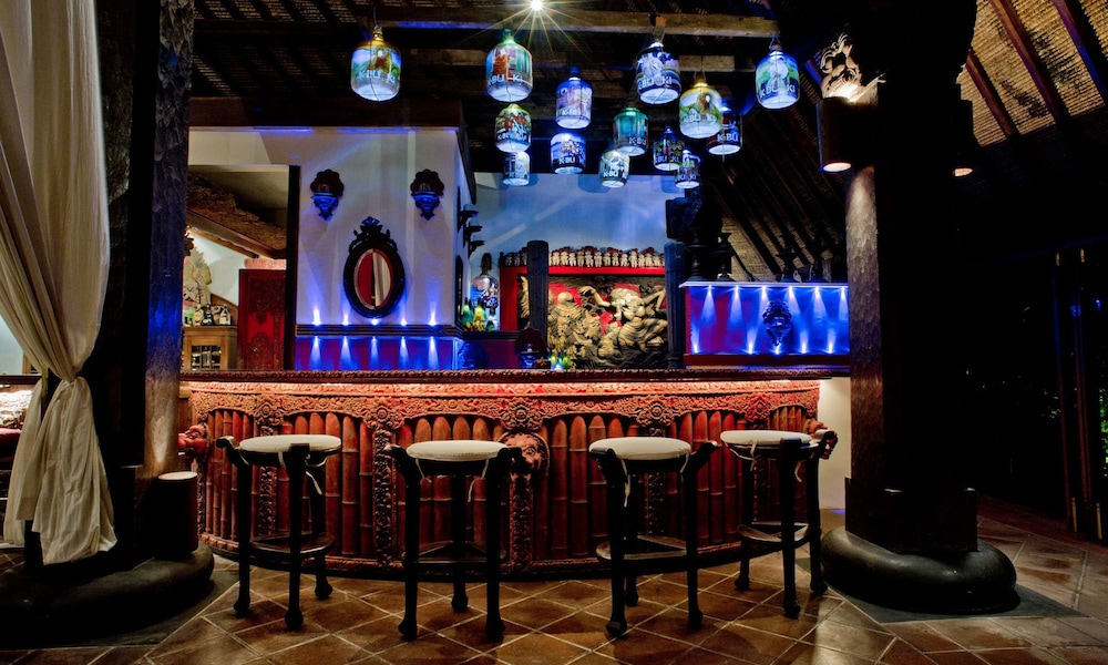 Hotel Bar