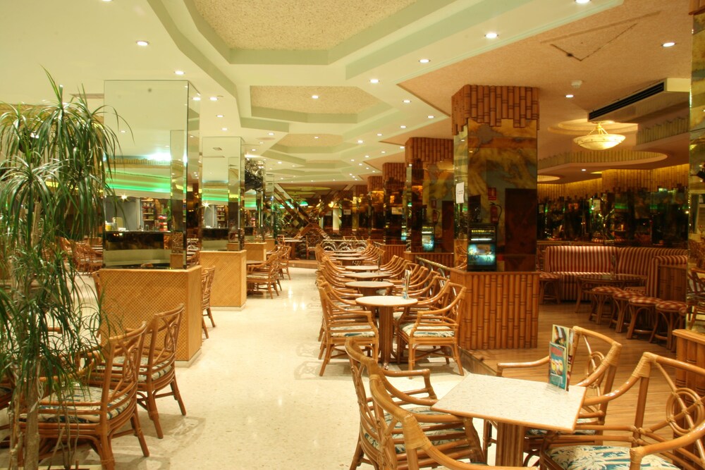 Hotel Bar