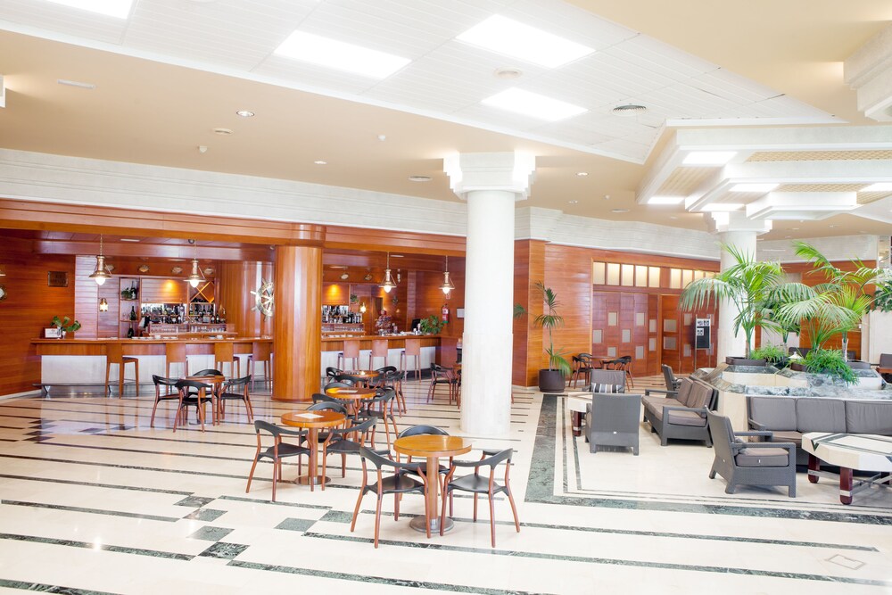 Hotel Lounge