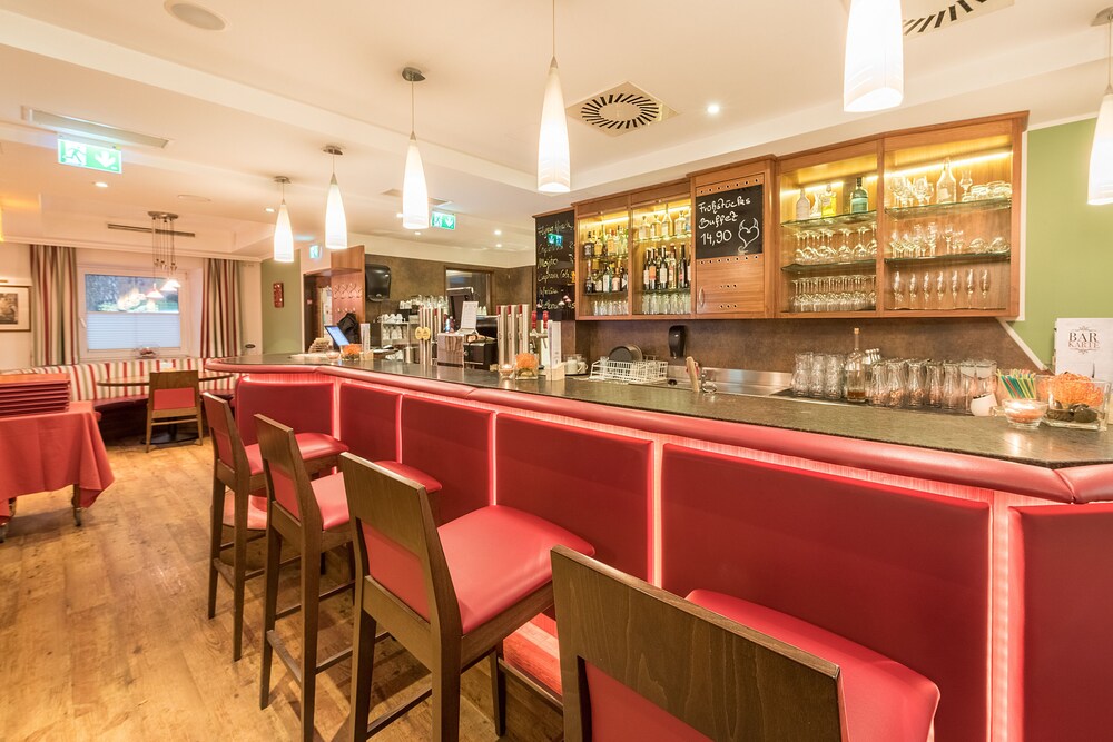 Hotel Bar
