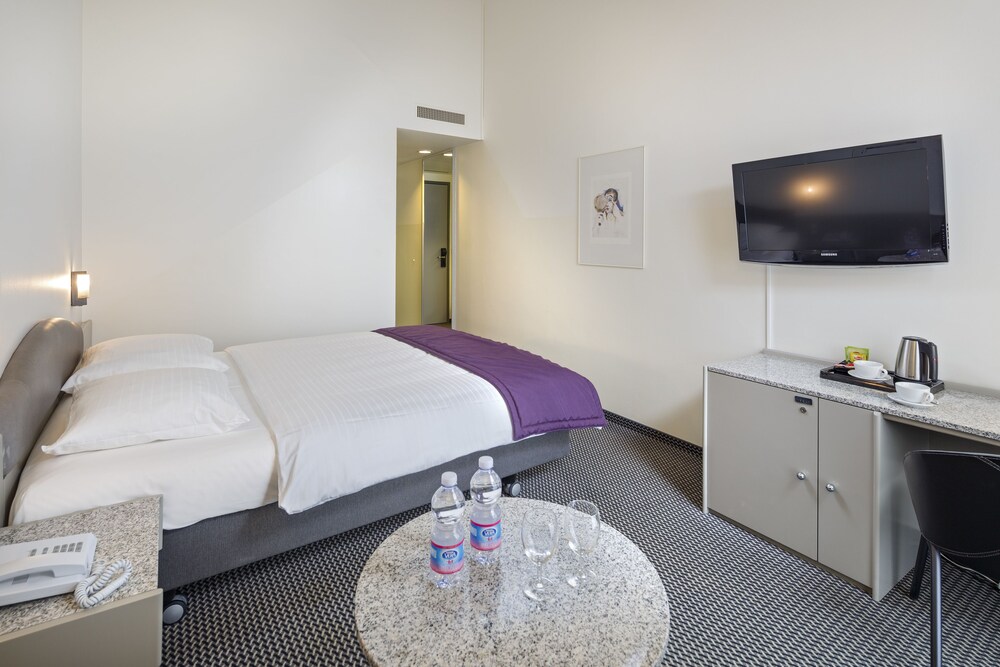 Guestroom View