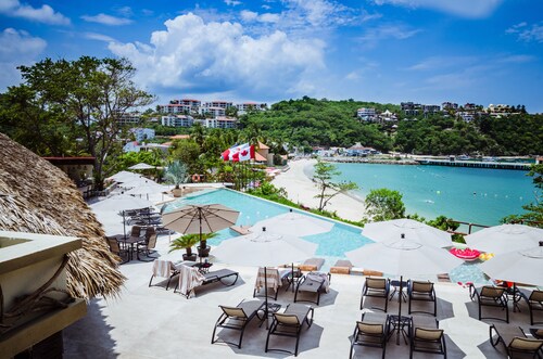 Binniguenda Huatulco & Beach Club