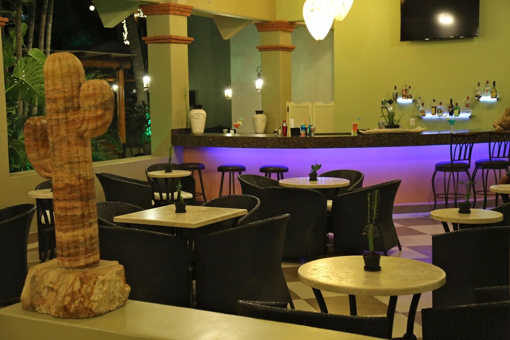 Hotel Bar