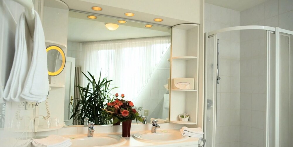 Dusche im Bad