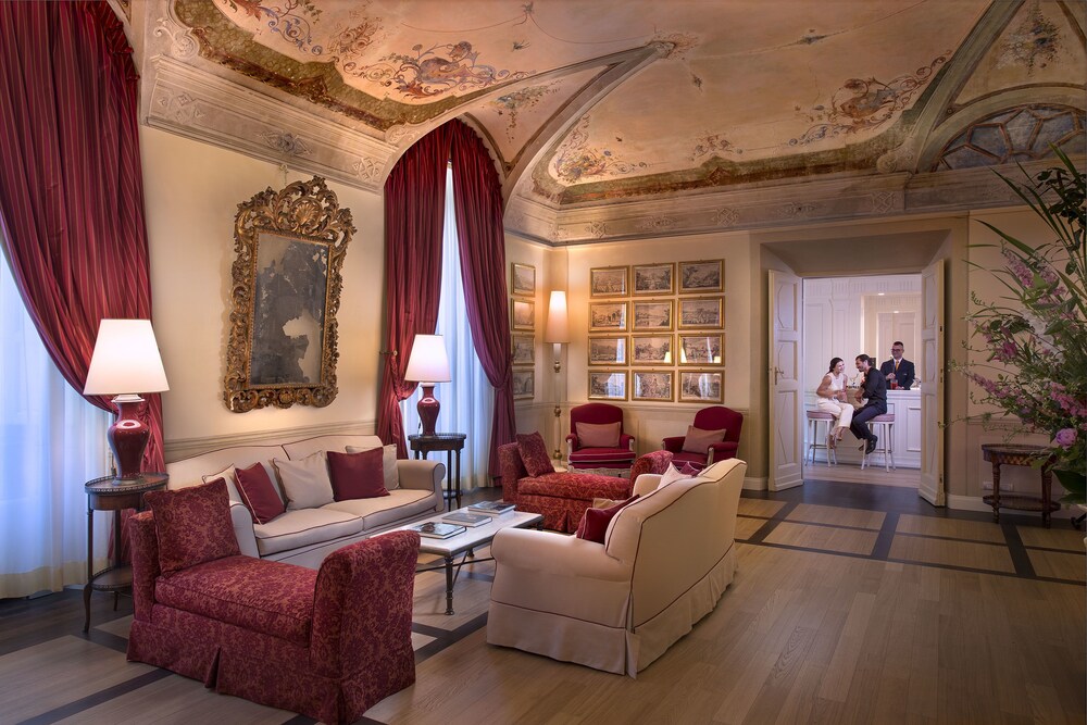 Executive Lounge