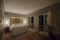 Deluxe Room, 1 King Bed