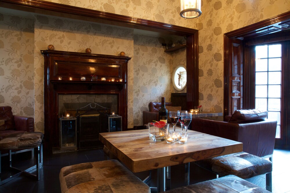 Hotel Bar