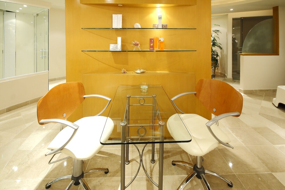 Nail Salon