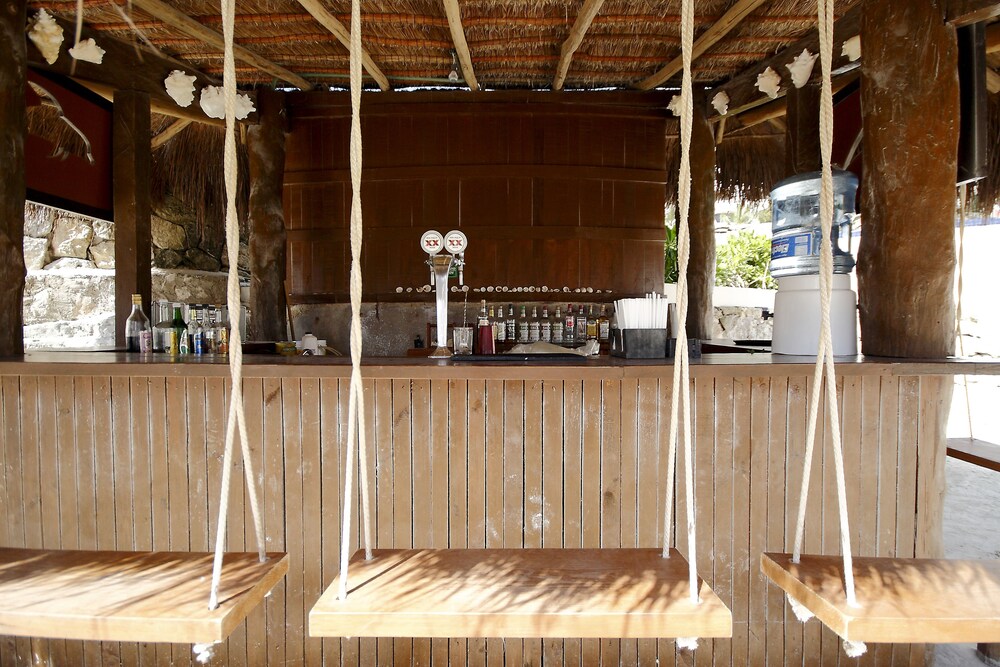 Poolside Bar