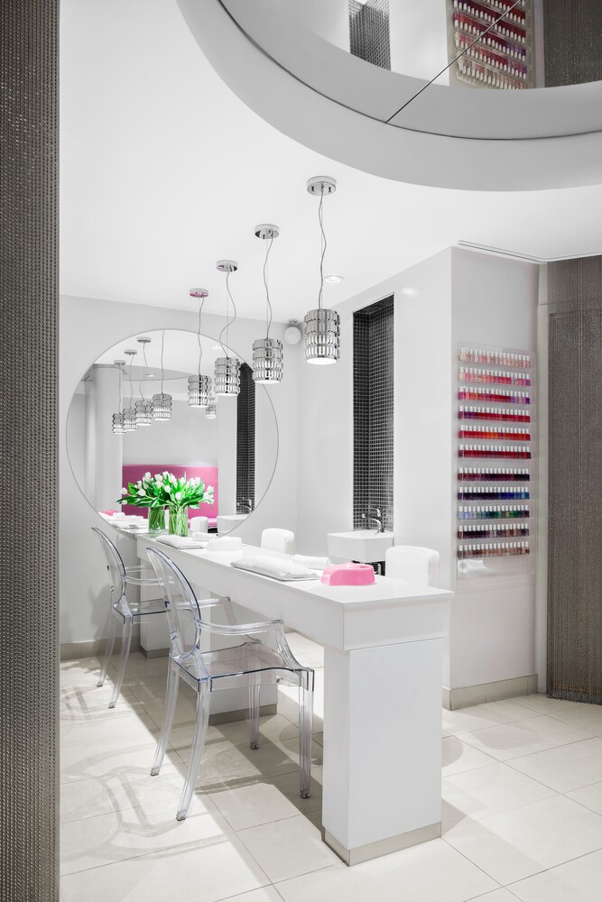 Nail Salon