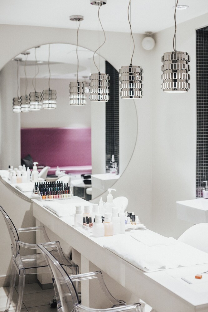 Nail Salon