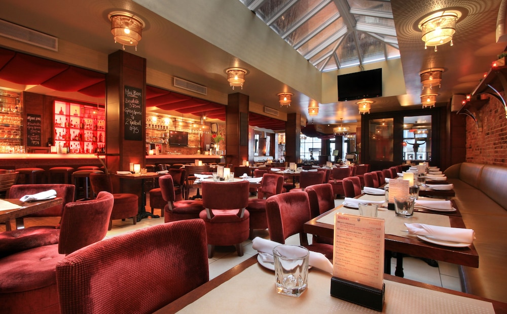 Hotel Bar