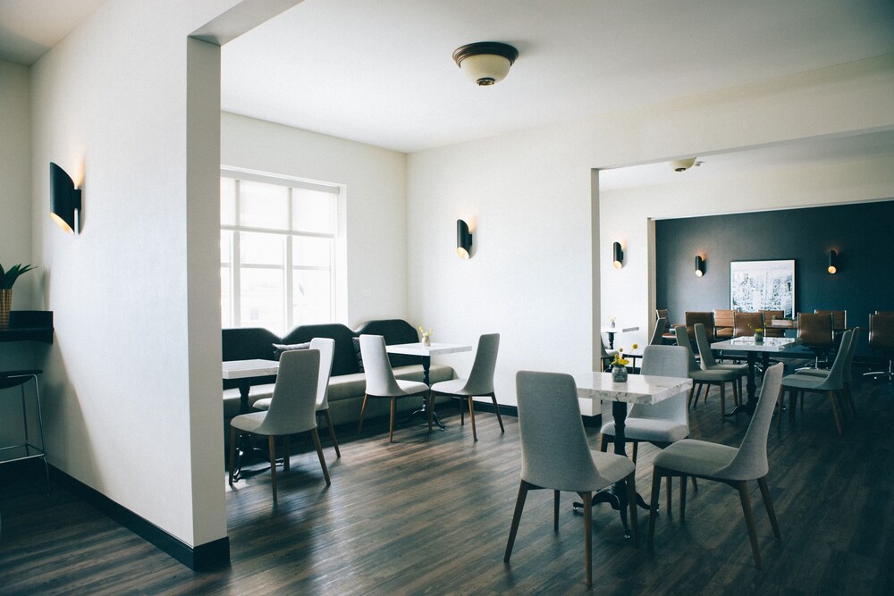 Executive Lounge