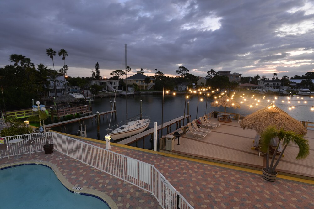 Dock