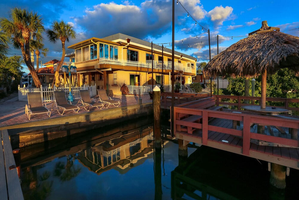 Dock