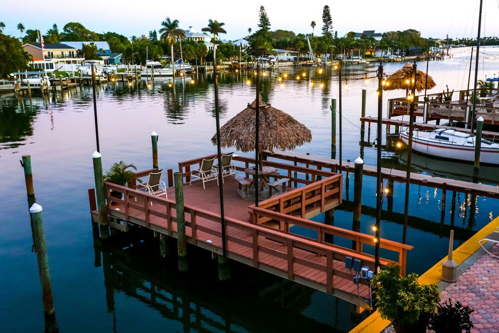 Dock