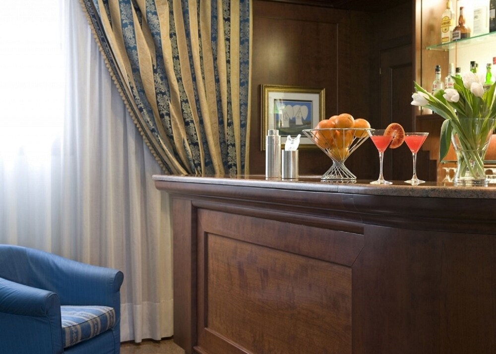 Hotel Lounge