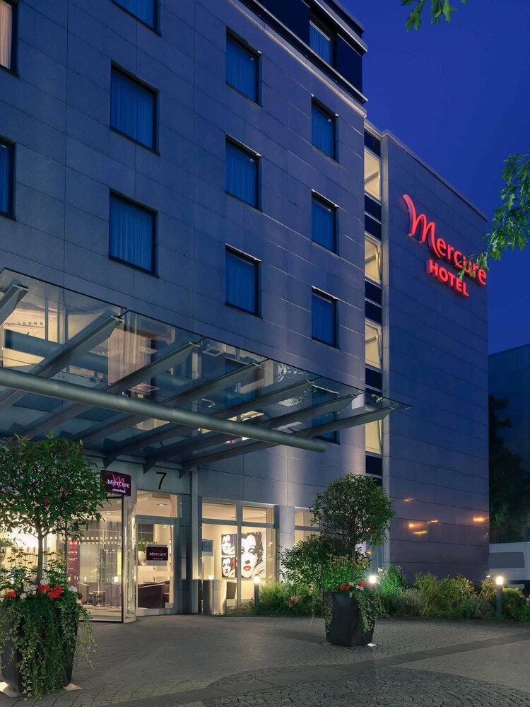 Hotel Front - Evening/Night