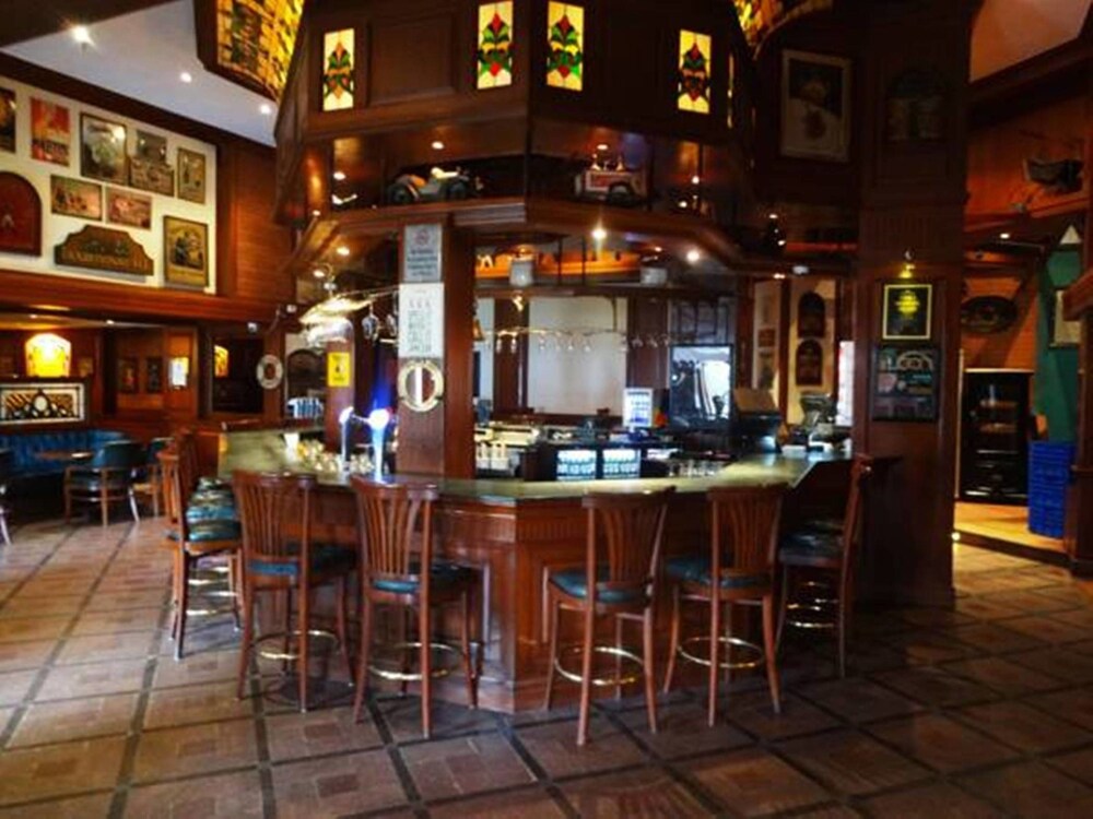 Hotel Bar