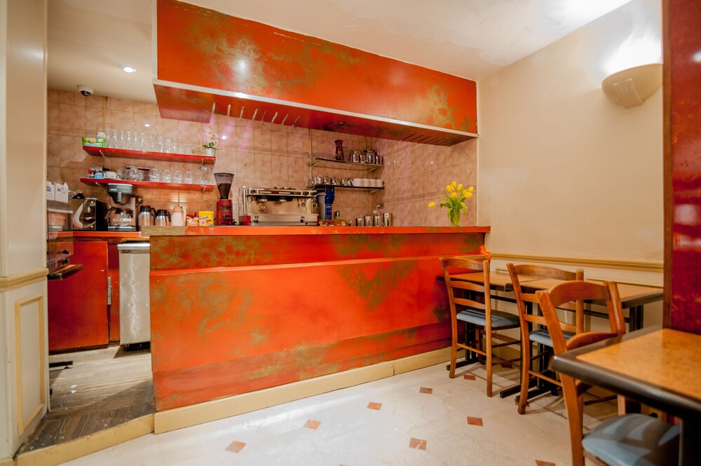 Hotel Bar