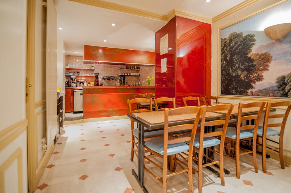 Hotel Bar