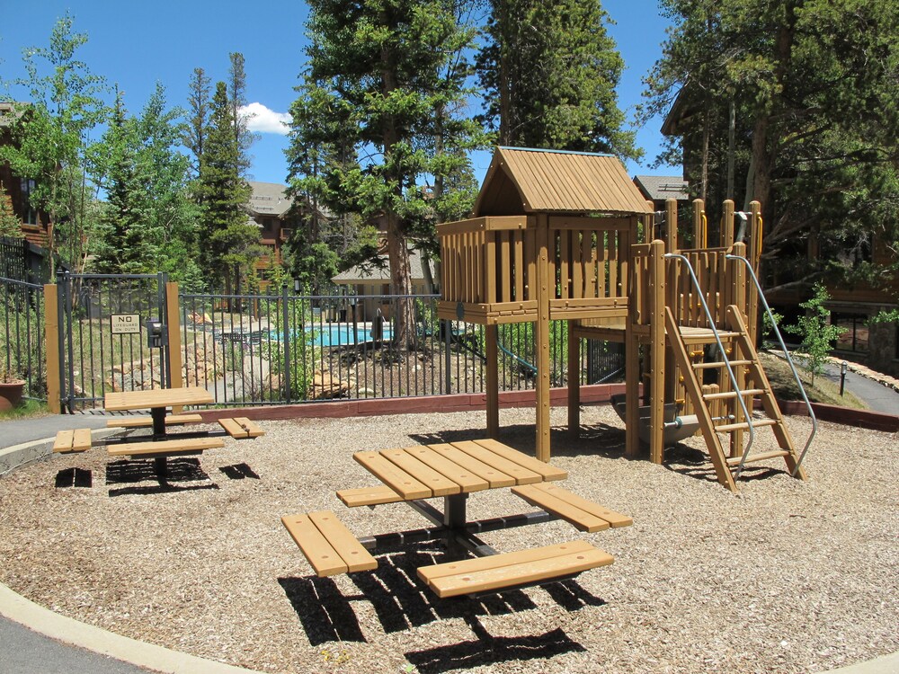 Childrens Play Area - Outdoor
