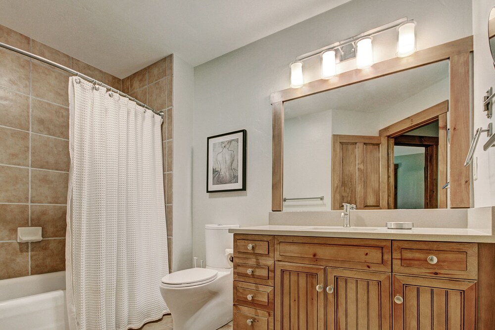 Condo, 1 Bedroom - Bathroom