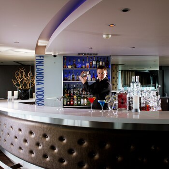Hotel Bar